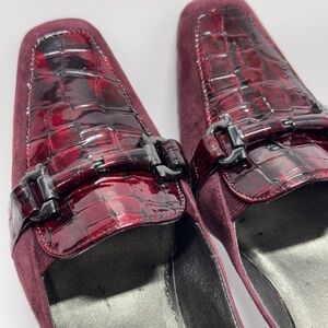 Vaneli Burgundy Red Croc-Embossed Loafers Size 7.5N
